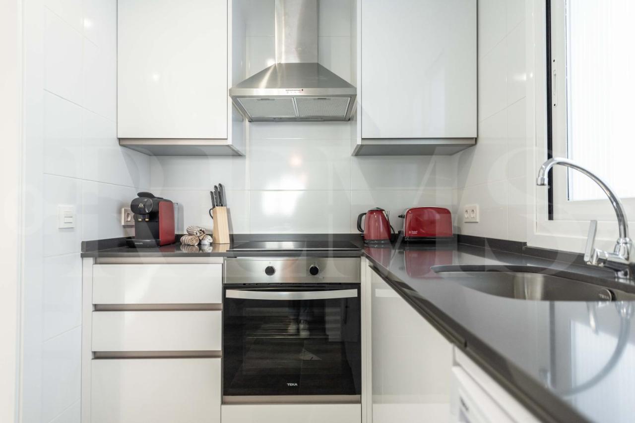 Apartamento Stylish With Balcony & Parking Near The By Rems Málaga
